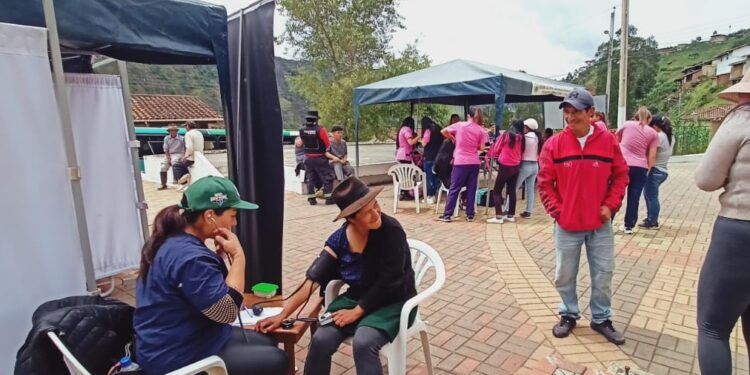 SE CUMPLIÓ JORNADA MÉDICA EN GUALEL